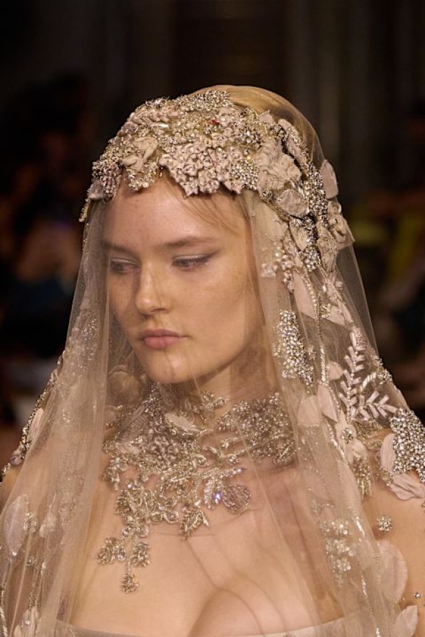 لشتاء 2026.. مجموعة إيلي صعب