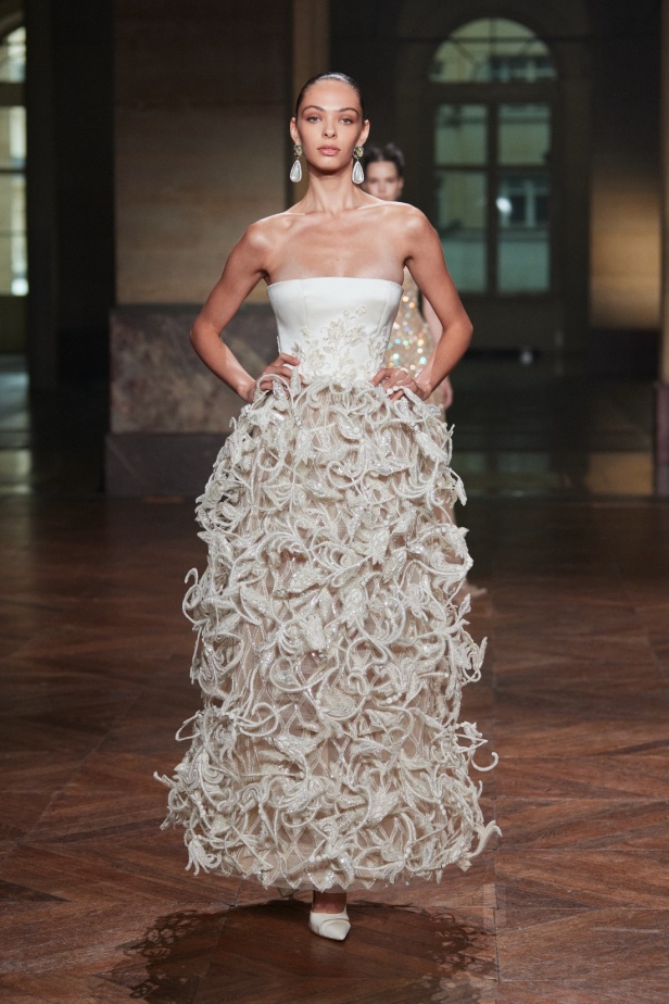 مجموعة جورج حبيقة "النظام الجديد" لخريف وشتاء 2025-2026.. عندما ينتصر الجمال على الفوضى (فيديو)