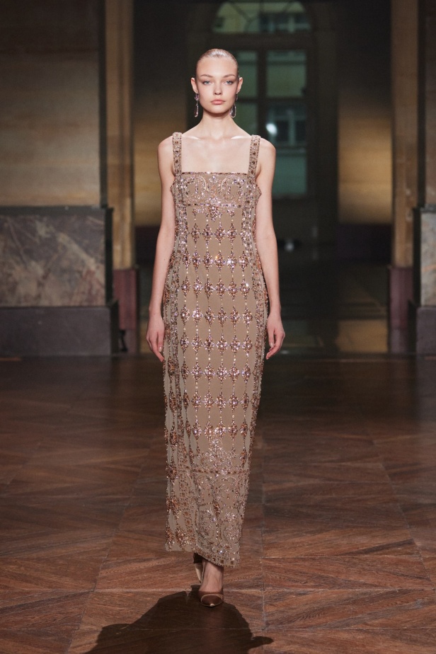 مجموعة جورج حبيقة "النظام الجديد" لخريف وشتاء 2025-2026.. عندما ينتصر الجمال على الفوضى (فيديو)