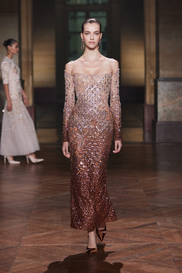 مجموعة جورج حبيقة "النظام الجديد" لخريف وشتاء 2025-2026.. عندما ينتصر الجمال على الفوضى (فيديو)