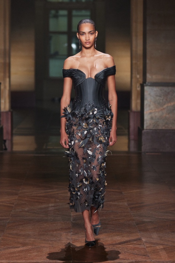 مجموعة جورج حبيقة "النظام الجديد" لخريف وشتاء 2025-2026.. عندما ينتصر الجمال على الفوضى (فيديو)