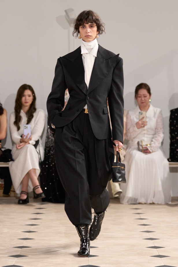 مجموعة "سيلين" للأزياء الجاهزة لربيع 2026