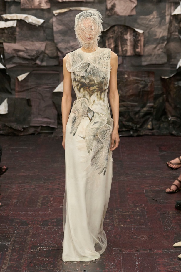 مجموعة ميزون مارجيلا للأزياء الراقية لخريف وشتاء 2026: بداية جديدة تحت قيادة غلين مارتنز