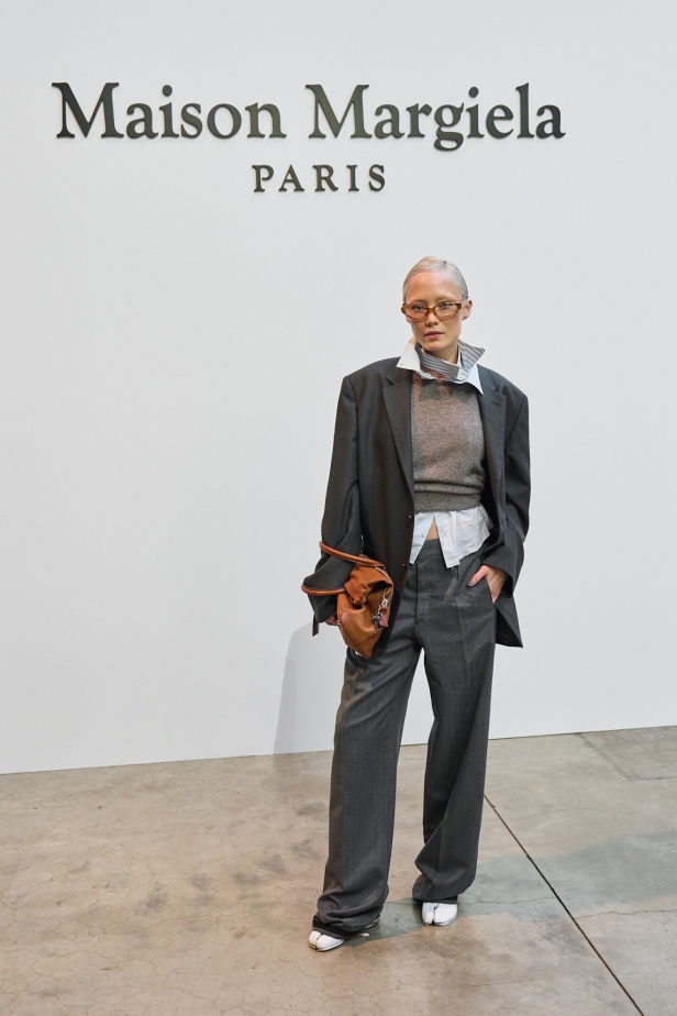 مجموعة ميزون مارجيلا للأزياء الراقية لخريف وشتاء 2026: بداية جديدة تحت قيادة غلين مارتنز