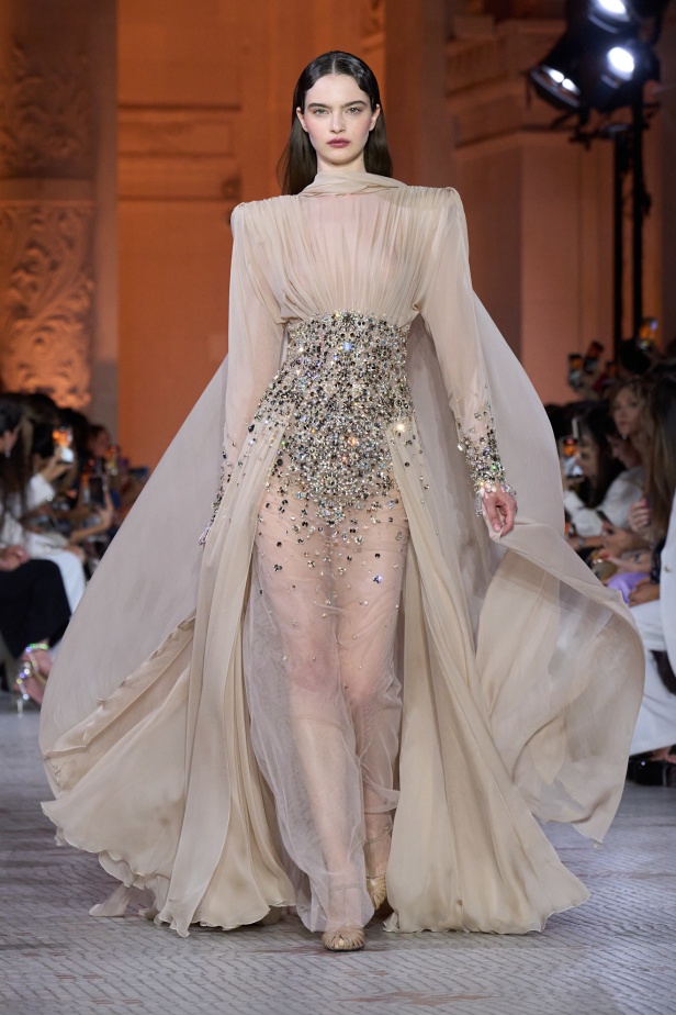 مجموعة Zuhair Murad الراقية لخريف وشتاء 2025
