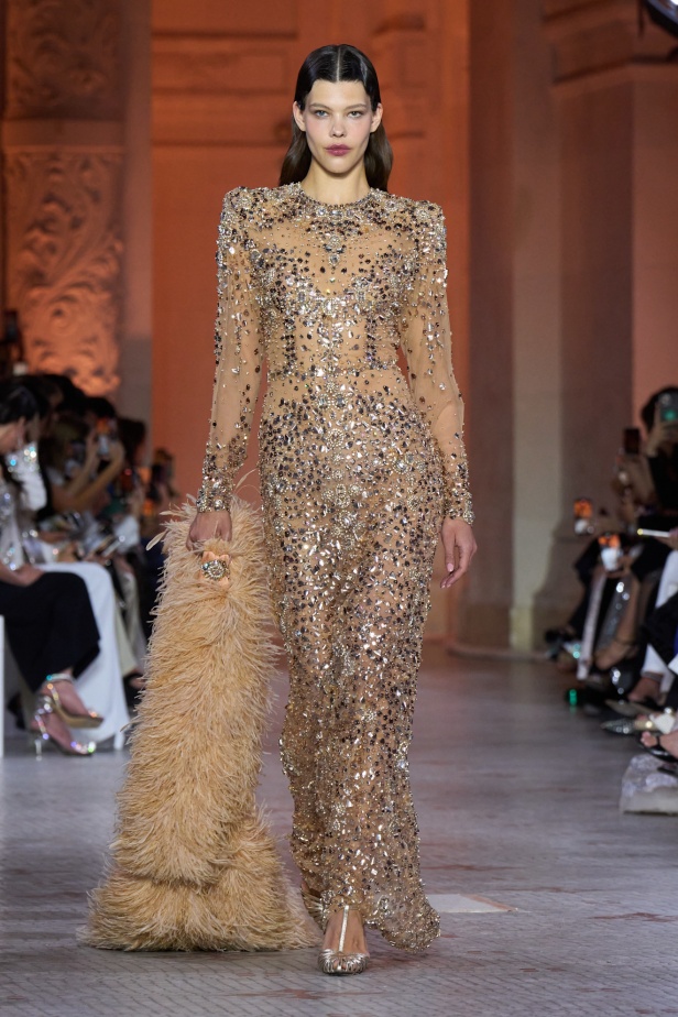 مجموعة Zuhair Murad الراقية لخريف وشتاء 2025