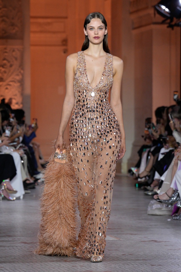 مجموعة Zuhair Murad الراقية لخريف وشتاء 2025