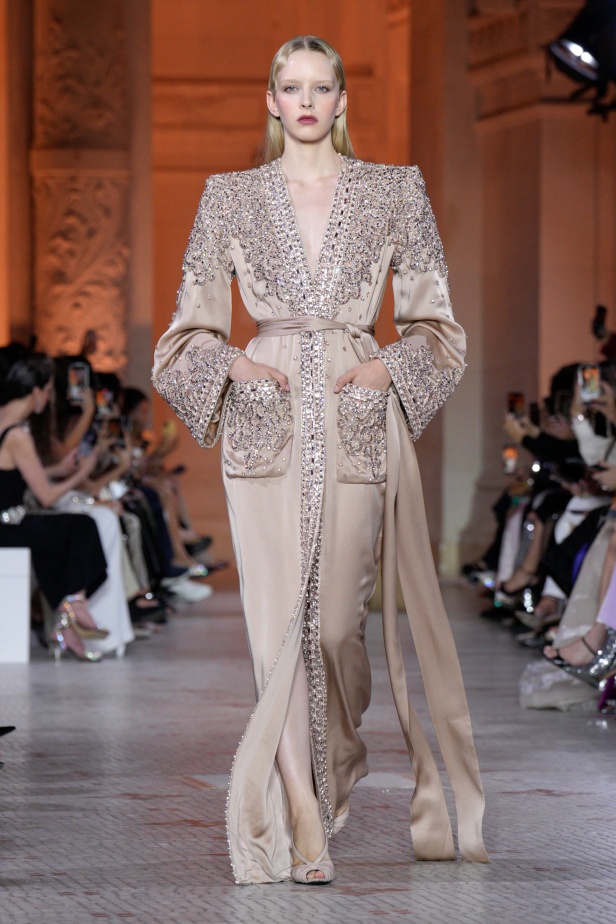 مجموعة Zuhair Murad الراقية لخريف وشتاء 2025