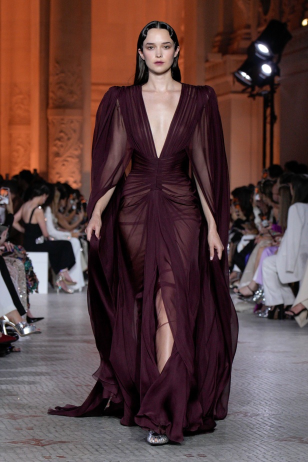 مجموعة Zuhair Murad الراقية لخريف وشتاء 2025