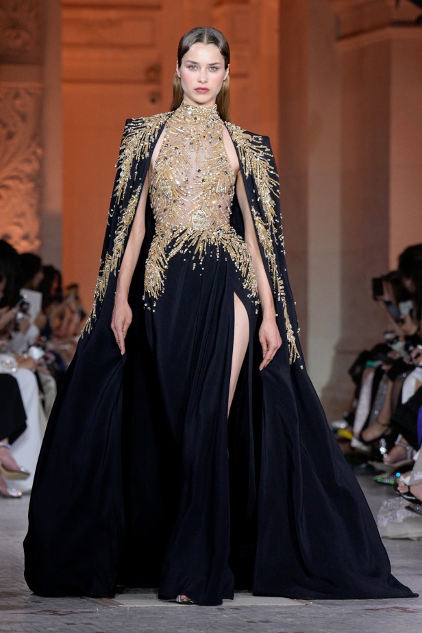 مجموعة Zuhair Murad الراقية لخريف وشتاء 2025