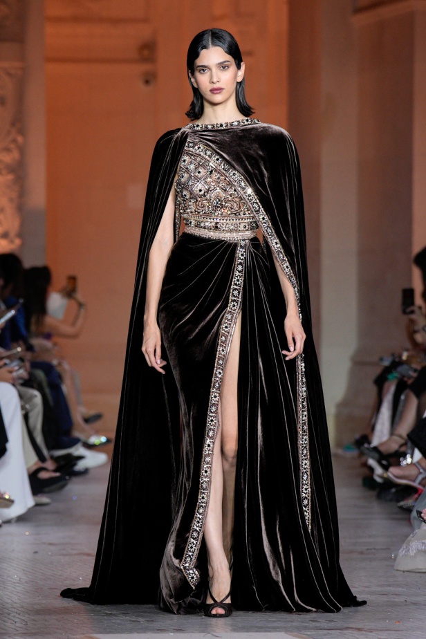 مجموعة Zuhair Murad الراقية لخريف وشتاء 2025