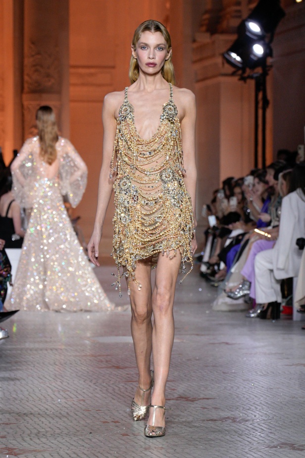 مجموعة Zuhair Murad الراقية لخريف وشتاء 2025
