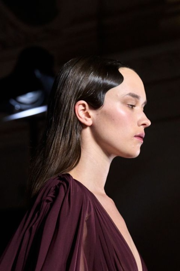 مجموعة Zuhair Murad الراقية لخريف وشتاء 2025