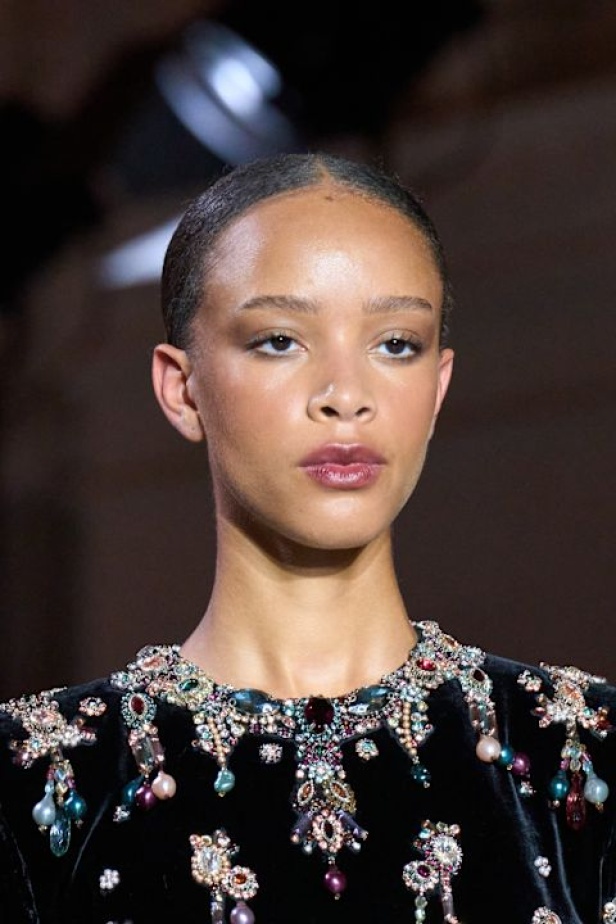 مجموعة Zuhair Murad الراقية لخريف وشتاء 2025