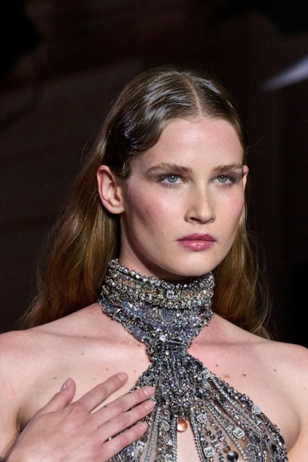 مجموعة Zuhair Murad الراقية لخريف وشتاء 2025