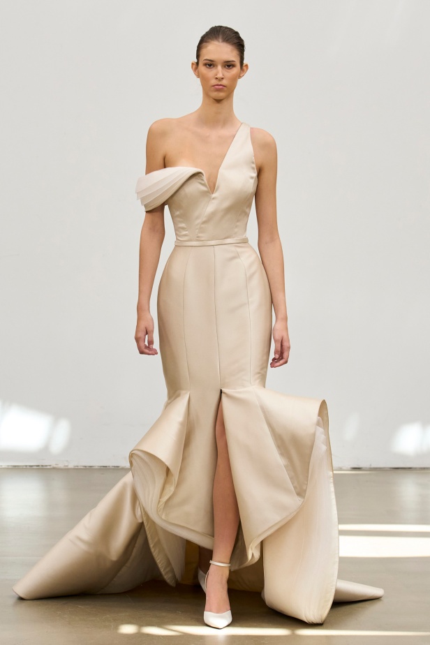 "حين تمشي دمشق على خشبة باريس"... رامي العلي يتحدّث لـ"هي" عن مجموعته لخريف وشتاء 2025 للأزياء الراقية: تقدير كبير ومسؤولية مضاعفة (فيديو)