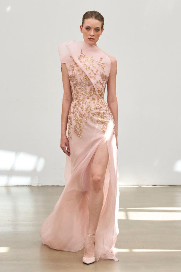 "حين تمشي دمشق على خشبة باريس"... رامي العلي يتحدّث لـ"هي" عن مجموعته لخريف وشتاء 2025 للأزياء الراقية: تقدير كبير ومسؤولية مضاعفة (فيديو)