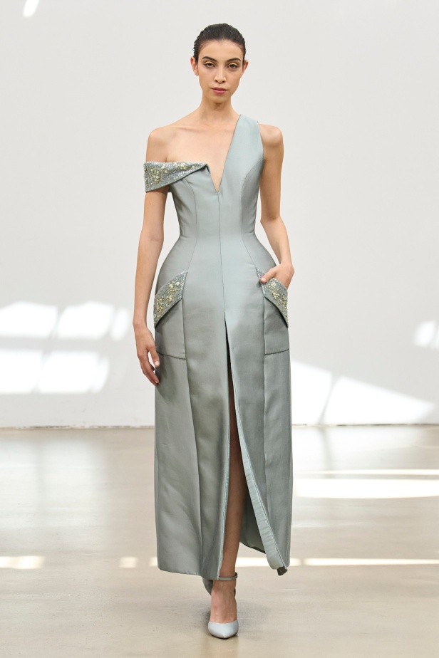 "حين تمشي دمشق على خشبة باريس"... رامي العلي يتحدّث لـ"هي" عن مجموعته لخريف وشتاء 2025 للأزياء الراقية: تقدير كبير ومسؤولية مضاعفة (فيديو)