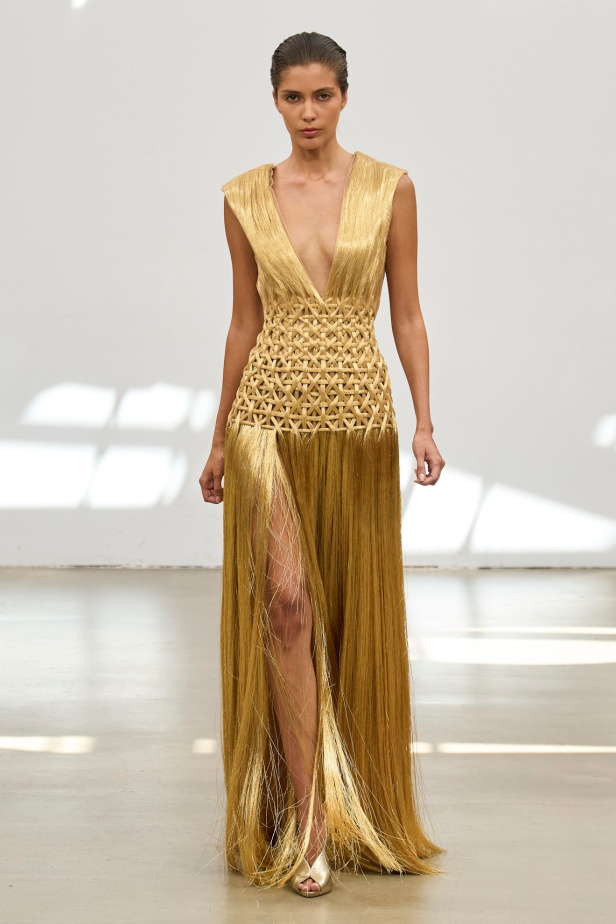 "حين تمشي دمشق على خشبة باريس"... رامي العلي يتحدّث لـ"هي" عن مجموعته لخريف وشتاء 2025 للأزياء الراقية: تقدير كبير ومسؤولية مضاعفة (فيديو)