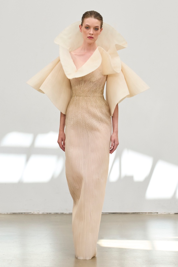 "حين تمشي دمشق على خشبة باريس"... رامي العلي يتحدّث لـ"هي" عن مجموعته لخريف وشتاء 2025 للأزياء الراقية: تقدير كبير ومسؤولية مضاعفة (فيديو)