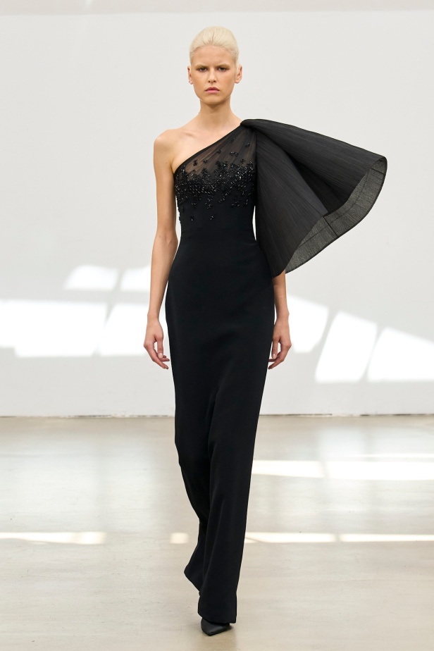 "حين تمشي دمشق على خشبة باريس"... رامي العلي يتحدّث لـ"هي" عن مجموعته لخريف وشتاء 2025 للأزياء الراقية: تقدير كبير ومسؤولية مضاعفة (فيديو)