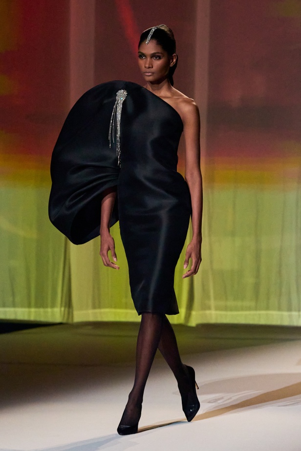 مجموعة Stephane Rolland للخياطة الراقية لخريف وشتاء 2025-2026