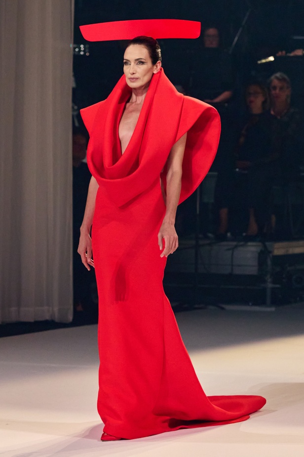 مجموعة Stephane Rolland للخياطة الراقية لخريف وشتاء 2025-2026