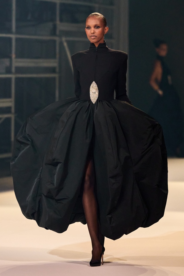 مجموعة Stephane Rolland للخياطة الراقية لخريف وشتاء 2025-2026