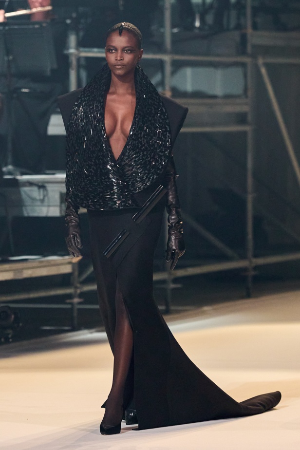 مجموعة Stephane Rolland للخياطة الراقية لخريف وشتاء 2025-2026