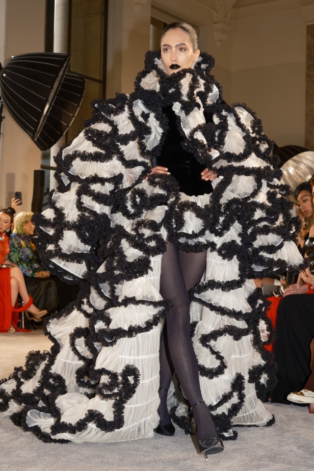 مجموعة Schiaparelli للأزياء الراقية لخريف 2025