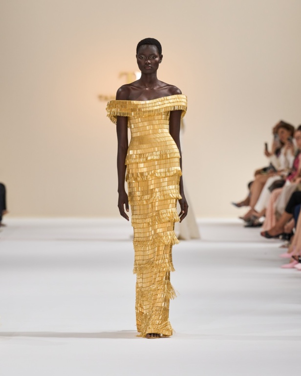 "تمارا رالف" تبدع في تقديم مجموعة كوتور مستوحاة من الآرت ديكو.. وتكشف لـ"هي": المرأة العربية تقدّر الموضة والرفاهية (فيديو)