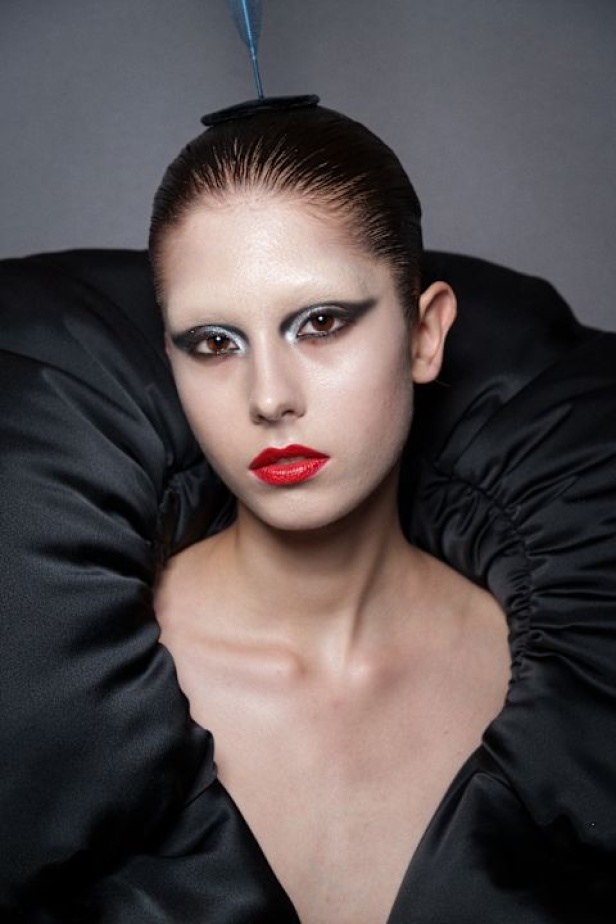 مجموعة Viktor & Rolf الراقية لخريف وشتاء 2025-2026 