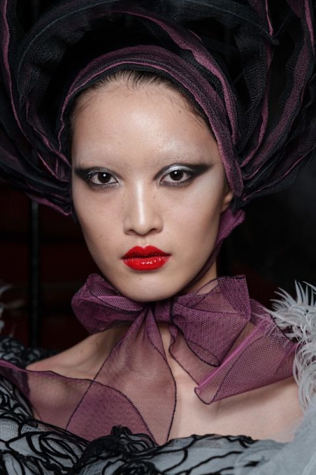 مجموعة Viktor & Rolf الراقية لخريف وشتاء 2025-2026 