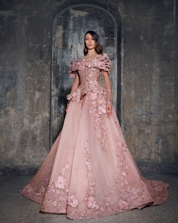 مجموعة زياد نكد للأزياء الفاحرة لخريف وشتاء 2026-2025... كنز ينبض بالأناقة ويحتفي بالإرث (فيديو) 