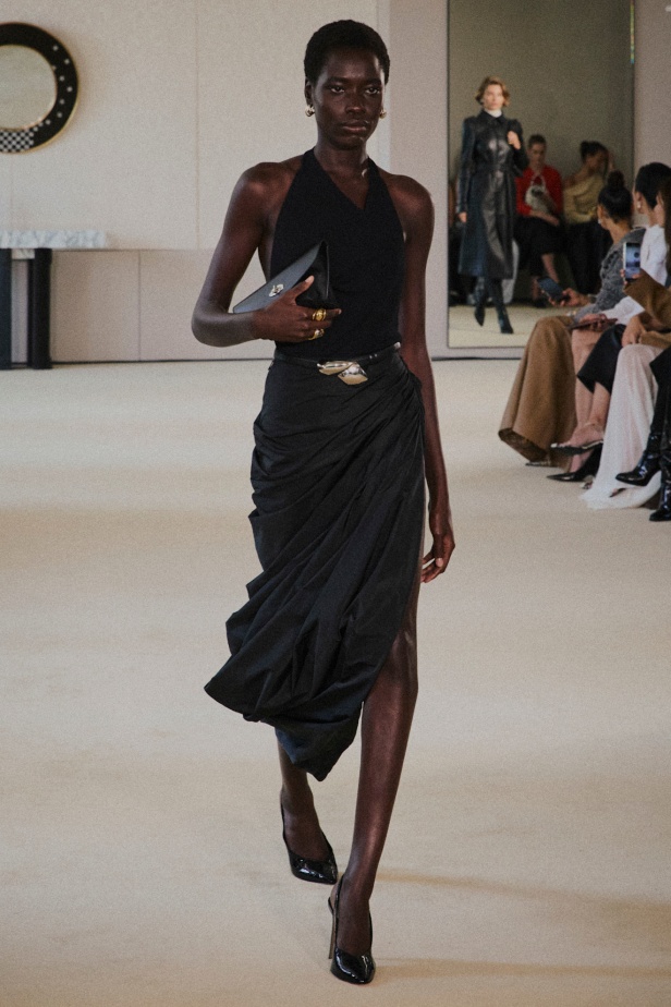 مجموعة Altuzarra لربيع وصيف 2026... اكتشاف الجمال في ما هو غير متوقع