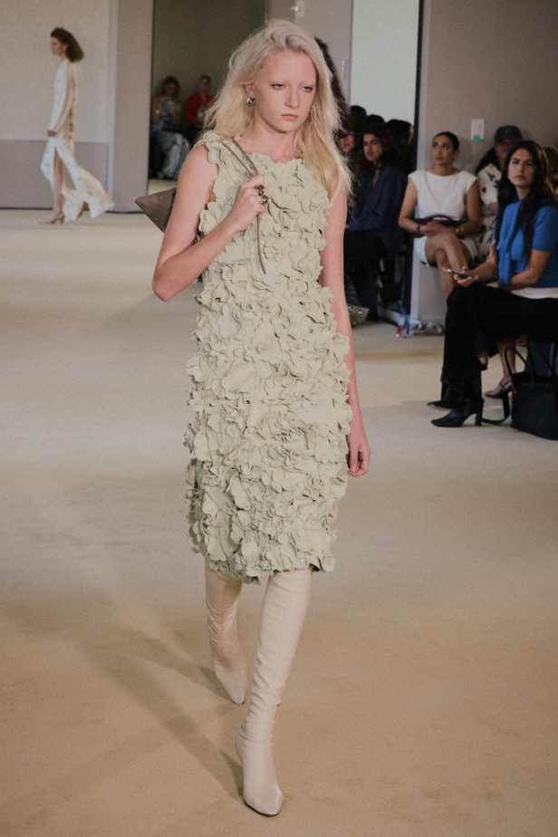 مجموعة Altuzarra لربيع وصيف 2026... اكتشاف الجمال في ما هو غير متوقع