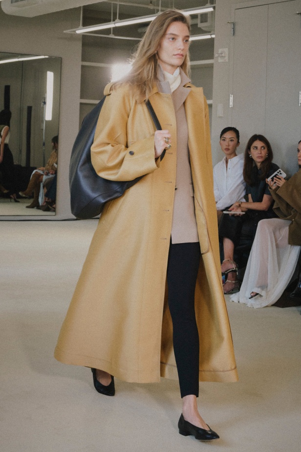 مجموعة Altuzarra لربيع وصيف 2026... اكتشاف الجمال في ما هو غير متوقع