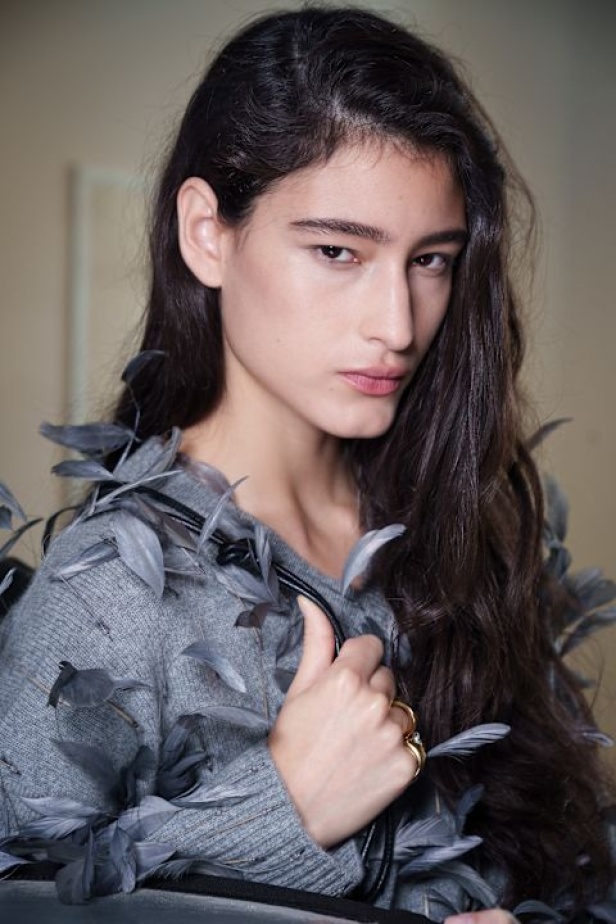 مجموعة Altuzarra لربيع وصيف 2026... اكتشاف الجمال في ما هو غير متوقع