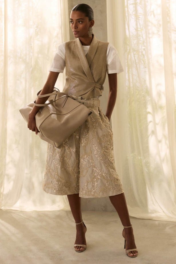 مجموعة Brunello Cucinelli لربيع وصيف 2026... استلهام الأناقة من قوى الطبيعة الأربعة