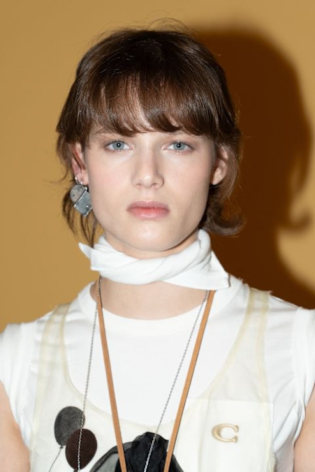 مجموعة كوتش لربيع 2026 تجسّد روح نيويورك وتناقضاتها الفريدة