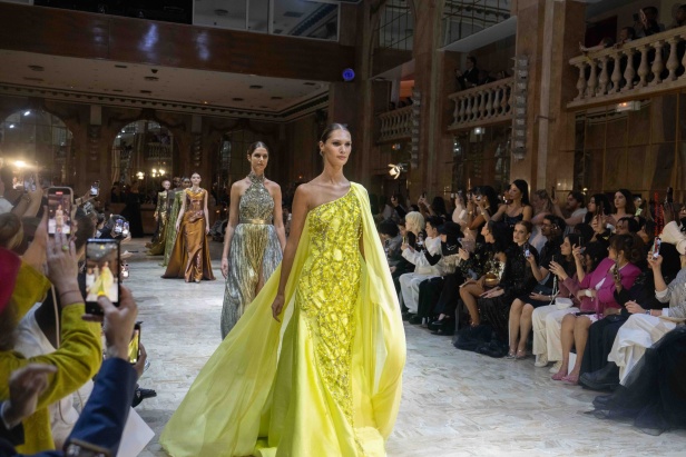 مجموعة روبير أبي نادر تحاكي استثنائية المرأة في باريس 