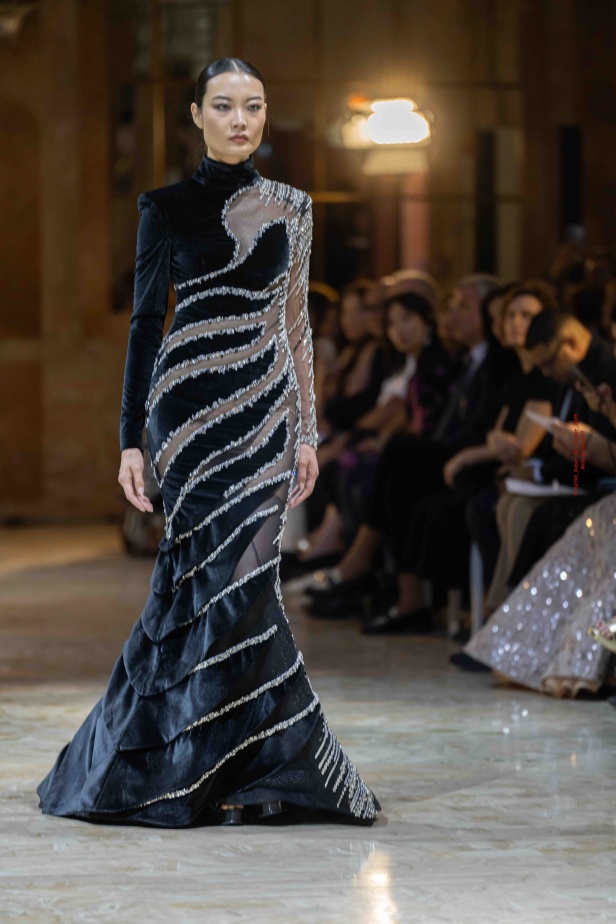 مجموعة روبير أبي نادر تحاكي استثنائية المرأة في باريس 