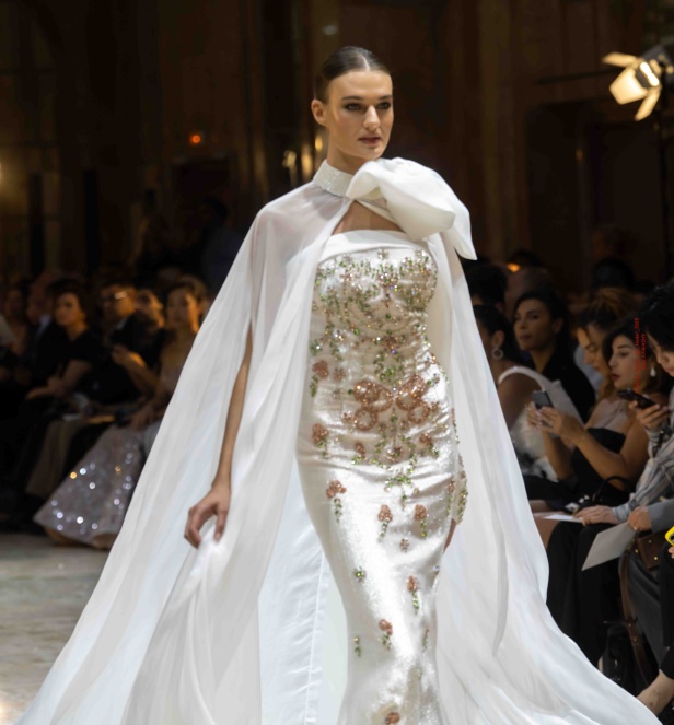 مجموعة روبير أبي نادر تحاكي استثنائية المرأة في باريس 