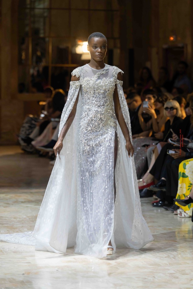 مجموعة روبير أبي نادر تحاكي استثنائية المرأة في باريس 