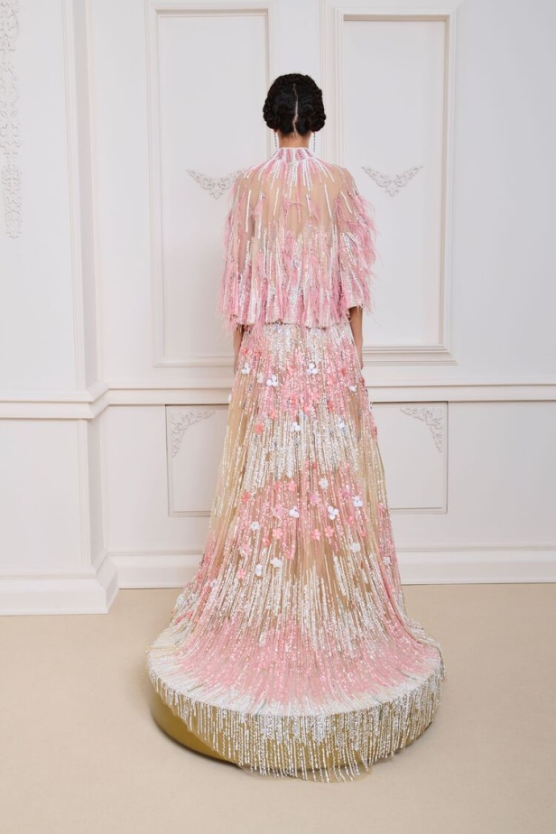 مجموعة روبير أبي نادر تحاكي استثنائية المرأة في باريس 