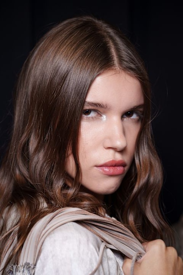 عرض أزياء مجموعة Emporio Armani لربيع وصيف 2026