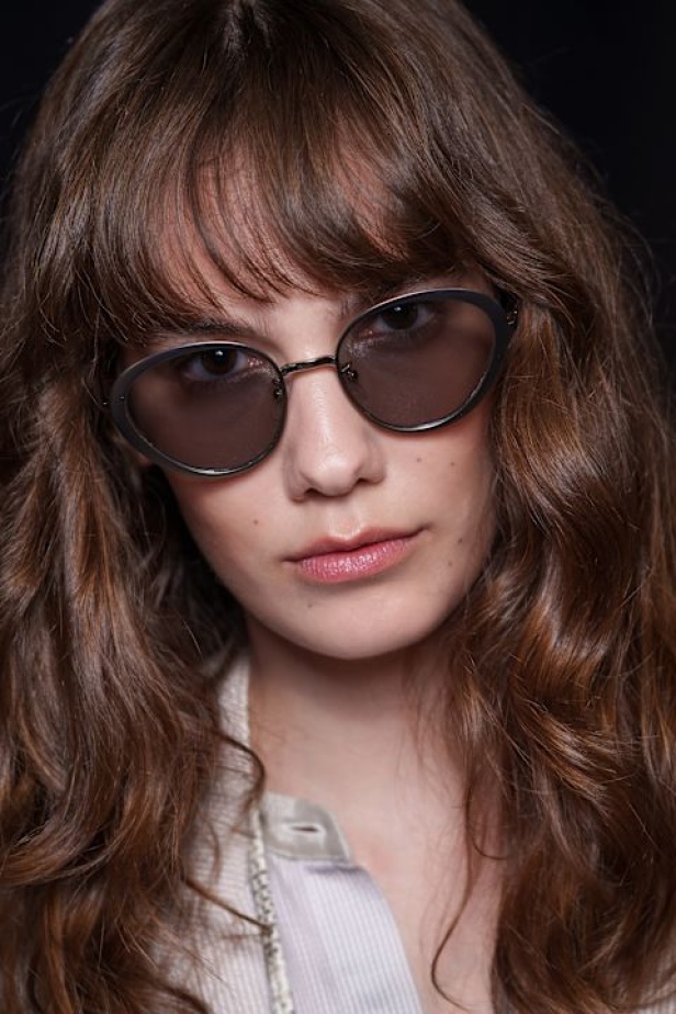 عرض أزياء مجموعة Emporio Armani لربيع وصيف 2026