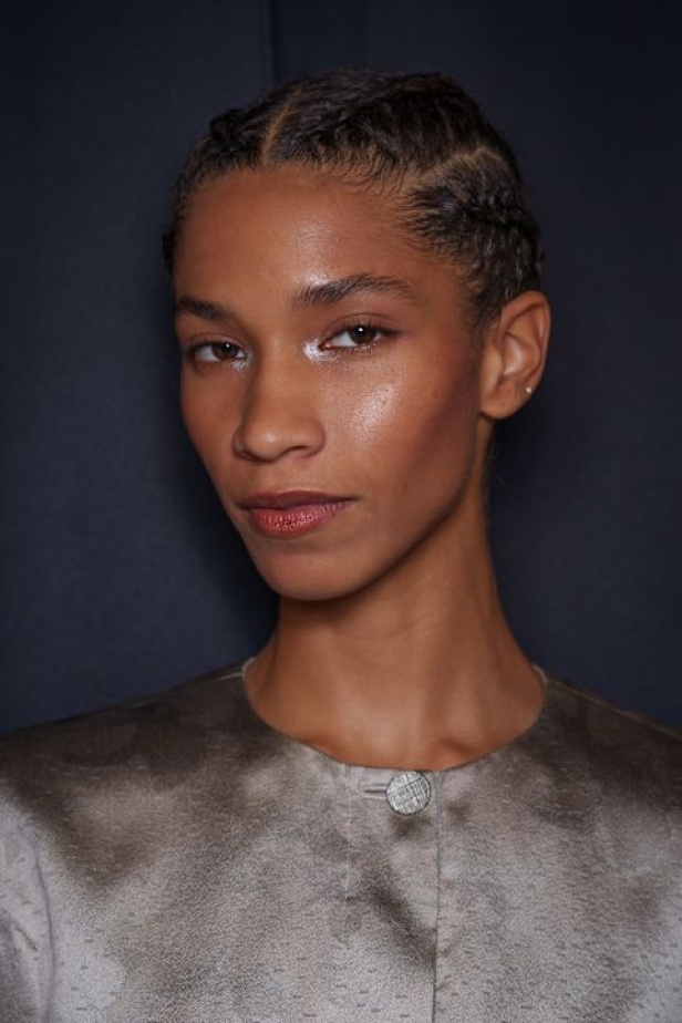 عرض أزياء مجموعة Emporio Armani لربيع وصيف 2026