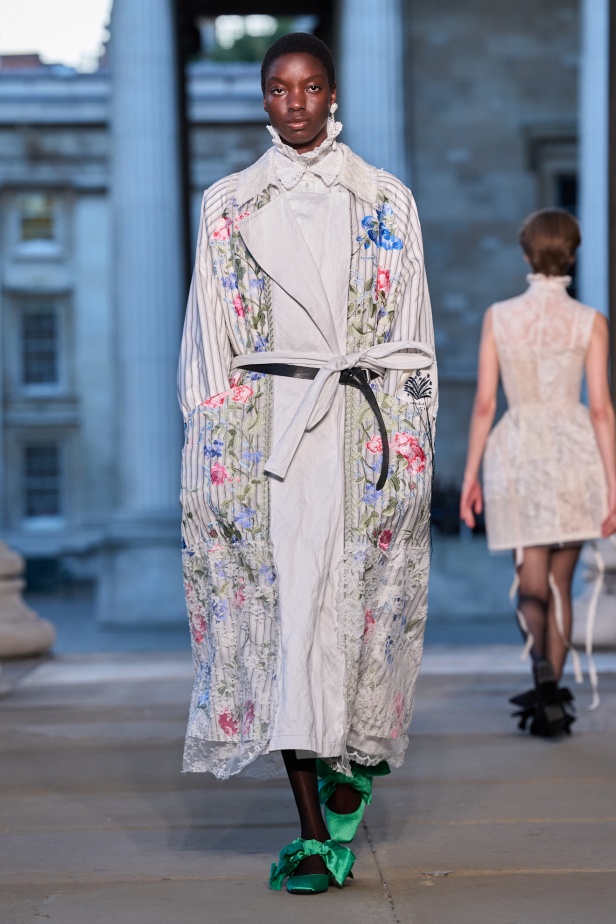 الطبعات عنوان مجموعة Erdem لربيع 2026