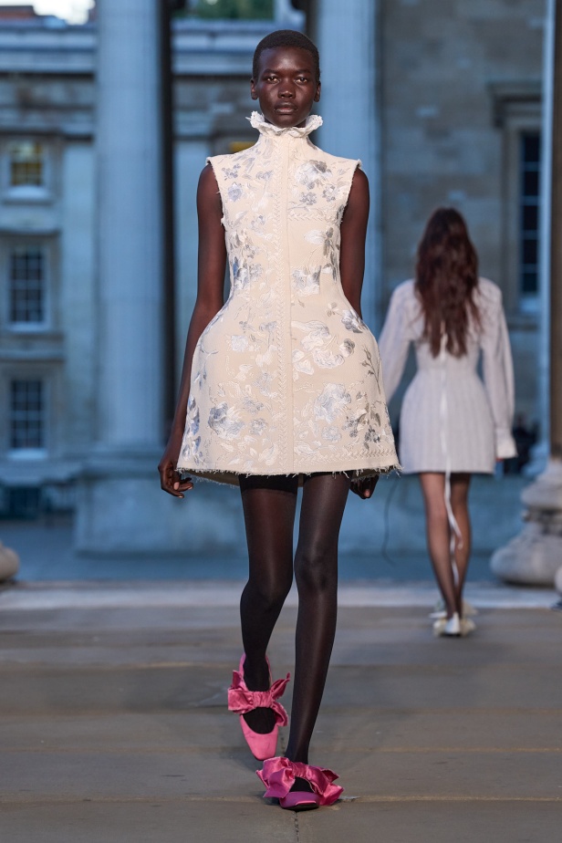 الطبعات عنوان مجموعة Erdem لربيع 2026